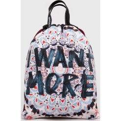 Desigual - Plecak. Czerwone plecaki damskie Desigual, bez wzorów, z poliesteru. W wyprzedaży za 174,90 zł.