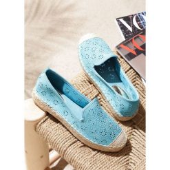 Niebieskie Espadryle Stop Number. Niebieskie espadryle damskie Renee, z aplikacjami, z nubiku, bez obcasa, na płaskiej podeszwie. Za 89,99 zł.