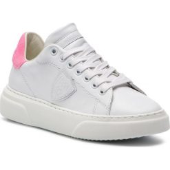 Sneakersy PHILIPPE MODEL - Temple Femme BGLD VN01 Veau Neon Blanc Fucsia. Białe półbuty damskie marki Philippe Model, bez wzorów, ze skóry, bez obcasa, na płaskiej podeszwie, bez zapięcia. Za 1229,00 zł.