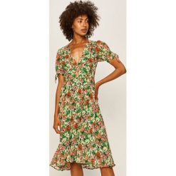 Pepe Jeans - Sukienka Aurele. Sukienki damskie Pepe Jeans, na co dzień, s, w kwiaty, z poliesteru, casualowe, bez kołnierzyka, z krótkim rękawem, krótkie, mini, rozkloszowane. W wyprzedaży za 299,90 zł.
