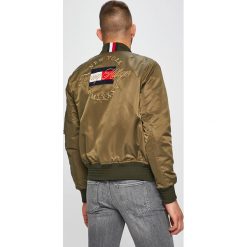 Tommy Hilfiger - Kurtka bomber. Brązowe płaszcze męskie TOMMY HILFIGER, xl, bez wzorów, z elastanu, krótkie, bez kaptura. W wyprzedaży za 1149,00 zł.