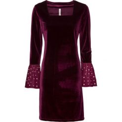 Sukienka bonprix ciemny lila. Fioletowe sukienki damskie bonprix, bez wzorów, bez kołnierzyka, bez rękawów. Za 74,99 zł.