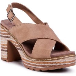 Sandały REFRESH - 72213 Taupe. Pomarańczowe klapki damskie Refresh, bez wzorów, ze skóry ekologicznej, bez obcasa, na obcasie. W wyprzedaży za 159,00 zł.