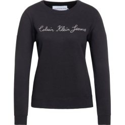 Bluza Calvin Klein Jeans Logo J20J212583. Czarne bluzy damskie Calvin Klein Jeans, s, bez wzorów, z bawełny, bez rękawów, bez kaptura. W wyprzedaży za 269,00 zł.