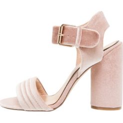 Sandały damskie: Miss Selfridge CAI Sandały na obcasie pink