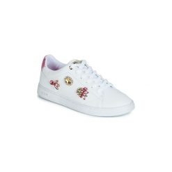 Buty Guess CRELLA. Trampki i tenisówki damskie Guess. Za 340,51 zł.