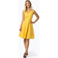 More & More - Sukienka damska, żółty. Żółte sukienki damskie More & More, bez wzorów, bez kołnierzyka, bez rękawów, dopasowane. Za 459,95 zł.