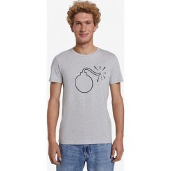 Tom Tailor Denim Koszulka Szary. Szare podkoszulki męskie TOM TAILOR DENIM, xl, z haftami, z bawełny, z krótkim rękawem. Za 94,95 zł.