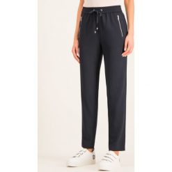 Spodnie materiałowe DKNY P9GK3CMB. Czerwone spodnie damskie DKNY, s, z tkaniny. W wyprzedaży za 279,00 zł.