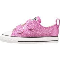 Converse CHUCK TAYLOR ALL STAR 2V OX INFANT Tenisówki i Trampki bright violet/natural/white. Fioletowe trampki dziewczęce Converse, z materiału, retro. Za 189,00 zł.