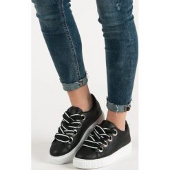 OBUWIE SPORTOWE Z BROKATEM. Buty sportowe damskie Merg, bez wzorów, sportowe. Za 69,90 zł.