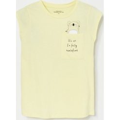 Bawełniany t-shirt z kieszonką - Zielony. Zielone t-shirty damskie Reserved, bez wzorów, z bawełny, bez kołnierzyka. Za 19,99 zł.