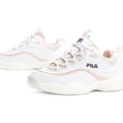 Fila Ray Low Wmn 1010562-02Y. Sneakersy damskie Fila, ze skóry. W wyprzedaży za 279,99 zł.