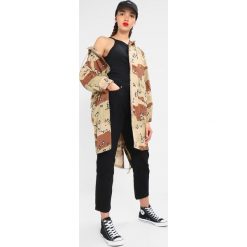 Parki damskie: Obey Clothing MILLER Parka camo