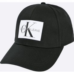 Calvin Klein Jeans - Czapka. Białe czapki z daszkiem męskie Calvin Klein Jeans. W wyprzedaży za 119,90 zł.