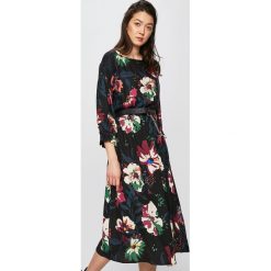 Medicine - Sukienka Sensual Preppy. Szare sukienki damskie MEDICINE, na co dzień, s, bez wzorów, z wiskozy, casualowe, z okrągłym kołnierzem, bez rękawów, proste. Za 179,90 zł.