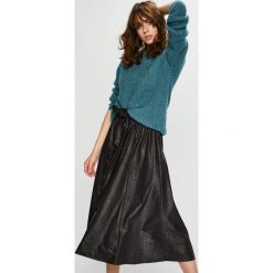 Vero Moda - Sweter. Niebieskie swetry klasyczne damskie marki Vero Moda, s, z poliesteru, z okrągłym kołnierzem. W wyprzedaży za 99,90 zł.