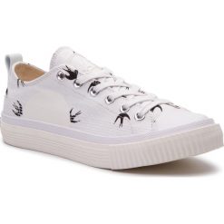 Trampki MCQ - Plimsoll Low 472452 R2558 9024 White/Black. Białe półbuty męskie MCQ, bez wzorów, z gumy, klasyczne, bez zapięcia. W wyprzedaży za 589,00 zł.