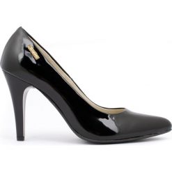 Lakierowane czółenka na szpilce - skóra naturalna - model 035 - kolor czarny lakier. Czarne czółenka damskie Zapato, na imprezę, bez wzorów, ze skóry, na wysokim obcasie, na obcasie. W wyprzedaży za 179,40 zł.