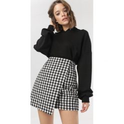 Czarna Spódnica Felrahne. Czarne spódniczki damskie Born2be, s, bez wzorów, mini. Za 99,99 zł.