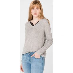 Vero Moda Nora Sweter Szary. Szare bluzy damskie Vero Moda, s, bez wzorów, z poliesteru, bez rękawów, bez kaptura. Za 152,95 zł.