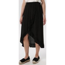 Czarna Spódnica Taria. Czarne spódniczki damskie Born2be, xl, bez wzorów, midi. W wyprzedaży za 59,99 zł.