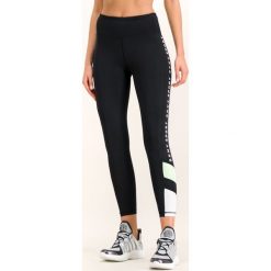 Legginsy DKNY Sport DP9P2002. Czarne spodnie damskie DKNY Sport, l, bez wzorów, z elastanu. W wyprzedaży za 199,00 zł.
