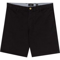 Bermudy basic z paskiem. Zielone bermudy męskie marki Pull&Bear, m. Za 49,90 zł.