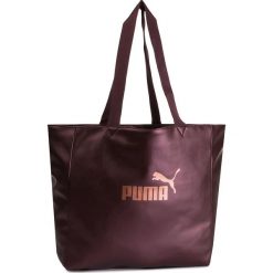 Torebka PUMA - WMN Core Up Large Shopper 7657803 03. Fioletowe torby damskie na zakupy Puma, bez wzorów, ze skóry ekologicznej, klasyczne, na ramię, bez dodatków. Za 149,99 zł.