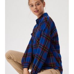 Flanelowa koszula w kratę - Niebieski. Niebieskie koszule damskie Sinsay, s, bez wzorów, bez kołnierzyka, bez rękawów. Za 49,99 zł.