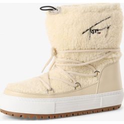 Tommy Jeans - Kozaki damskie – Signature Teddy Snowboot, biały. Białe kozaki damskie Tommy Jeans, z jeansu, na niskim obcasie, bez zapięcia. Za 699,95 zł.