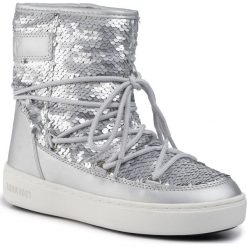 Śniegowce MOON BOOT - Pulse Mid Disco Plus 241038001 Silver. Szare kozaki damskie Moon Boot, na zimę, ze skóry ekologicznej, na niskim obcasie, bez zapięcia. W wyprzedaży za 519,00 zł.