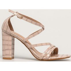 Answear - Sandały CHC SHOES. Brązowe sandały damskie ANSWEAR, bez wzorów, ze skóry ekologicznej, z okrągłym noskiem, bez obcasa, na obcasie, na klamry. W wyprzedaży za 49,90 zł.