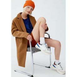 Płaszcz basic z sukna. Brązowe płaszcze damskie Pull&Bear. Za 199,00 zł.