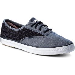 Tenisówki KEDS - Ch Embr Triangle WF57961 Navy. Niebieskie półbuty damskie Keds, bez wzorów, z gumy, bez zapięcia. W wyprzedaży za 179,00 zł.