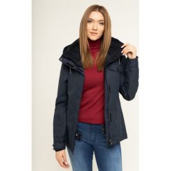 Kurtka snowboardowa Roxy Billie ERJTJ03235. Niebieskie kurtki sportowe damskie Roxy, m, bez wzorów, z poliesteru, bez kaptura, narciarskie. W wyprzedaży za 559,00 zł.