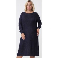 Granatowa Sukienka Cali. Sukienki damskie Born2be, na wiosnę, xl, bez wzorów, z dzianiny, z okrągłym kołnierzem, bez rękawów, długie, oversize. Za 99,99 zł.