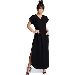 Sukienka w kolorze czarnym. Czarne sukienki damskie Be Wear, na co dzień, xl, bez wzorów, bez kołnierzyka, bez rękawów, midi, proste. Za 159,95 zł.