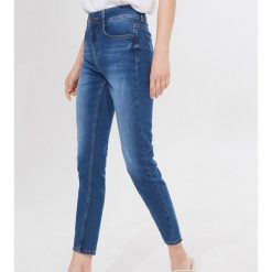 Jeansy slim fit - Niebieski. Niebieskie jeansy damskie Mohito. W wyprzedaży za 69,99 zł.