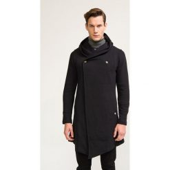 Kardigan w kolorze czarnym. Czarne kardigany męskie xl, z bawełny. W wyprzedaży za 124,95 zł.