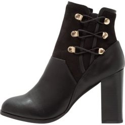 Botki damskie: Miss Selfridge DRUMMER Botki na obcasie black