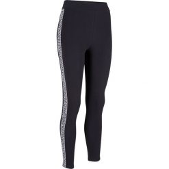 Legginsy sportowe dł. 7/8, Level 1 bonprix czarny. Czarne spodnie damskie bonprix, w paski, na fitness i siłownię. Za 49,99 zł.
