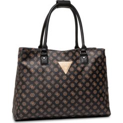 Torba GUESS - Wilder Travel TWP745 29190 BRO. Pomarańczowe torby męskie skórzane Guess, z aplikacjami, ze skóry ekologicznej. W wyprzedaży za 529,00 zł.