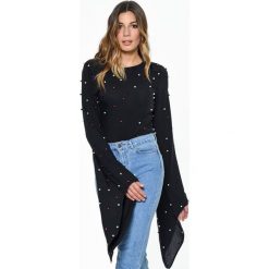 Bluzka w kolorze czarnym. Czarne bluzki damskie Bambina Mia, l, bez wzorów, z okrągłym kołnierzem, bez rękawów. W wyprzedaży za 149,95 zł.