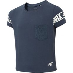 T-shirt dziewczęcy (122-164) JTSD204 - ciemny granat. Szare bluzki dziewczęce marki 4F JUNIOR, bez wzorów, z materiału, bez kołnierzyka, z krótkim rękawem, krótkie, bez kaptura. Za 34,99 zł.