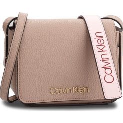 Torebka CALVIN KLEIN - Ck Base Small Crossbody K60K604425 007. Brązowe listonoszki damskie Calvin Klein, ze skóry ekologicznej. Za 349,00 zł.