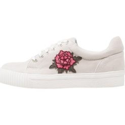 Trampki damskie slip on: Refresh Tenisówki i Trampki offwhite