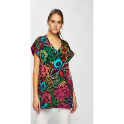 Desigual - Sukienka. Szare sukienki damskie Desigual, na co dzień, s, bez wzorów, z bawełny, casualowe, bez kołnierzyka, z krótkim rękawem, krótkie, mini, proste. Za 199,90 zł.