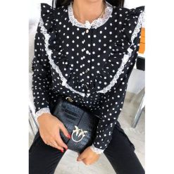 Koszula damska LEVILA BLACK. Czarne bluzki damskie Koszula damska LEVILA BLACK, s, bez wzorów, eleganckie, z falbankami, bez rękawów. W wyprzedaży za 79,00 zł.