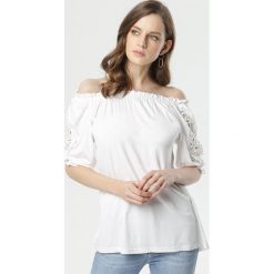 Biała Bluzka Caigenia. Białe bluzki damskie Born2be, s, bez wzorów, z dzianiny, bez kołnierzyka, z krótkim rękawem. Za 59,99 zł.